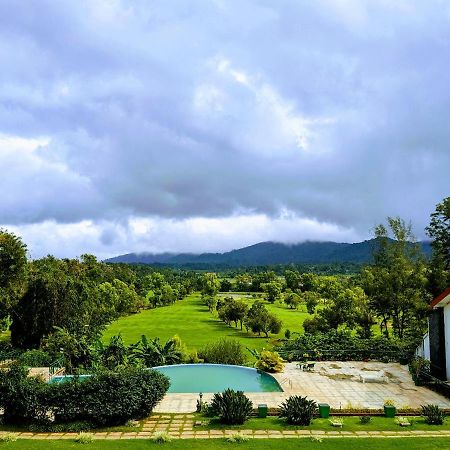 Amritara Ambatty Greens Resort Virajpet Buitenkant foto