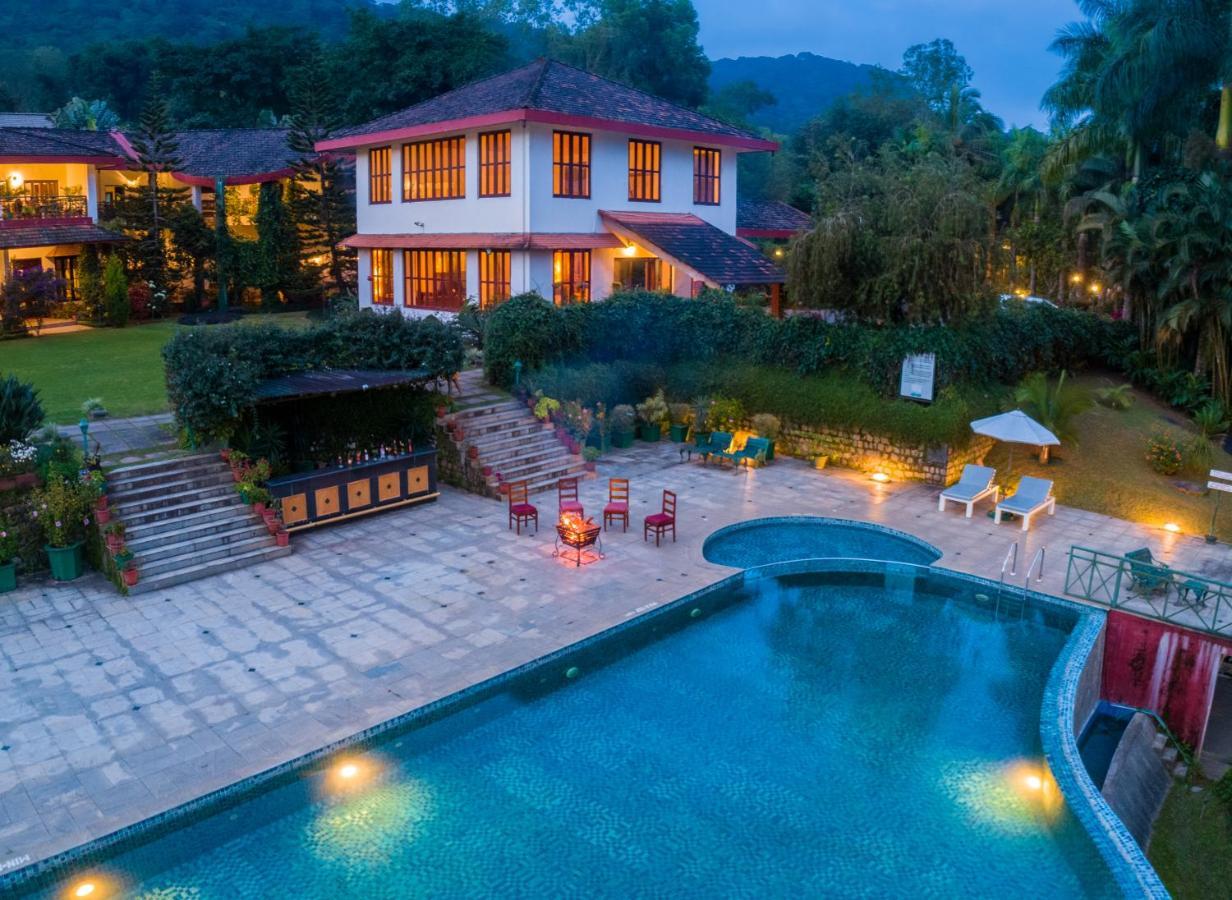 Amritara Ambatty Greens Resort Virajpet Buitenkant foto