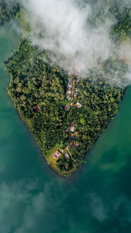 Amritara Ambatty Greens Resort Virajpet Buitenkant foto