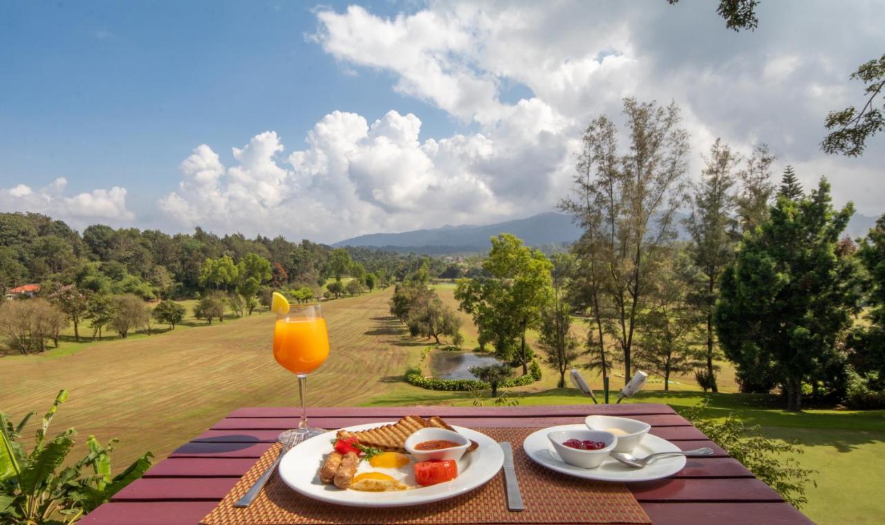 Amritara Ambatty Greens Resort Virajpet Buitenkant foto
