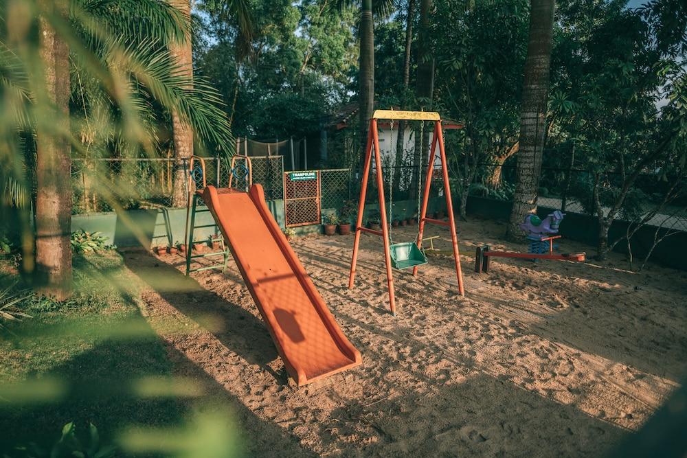 Amritara Ambatty Greens Resort Virajpet Buitenkant foto