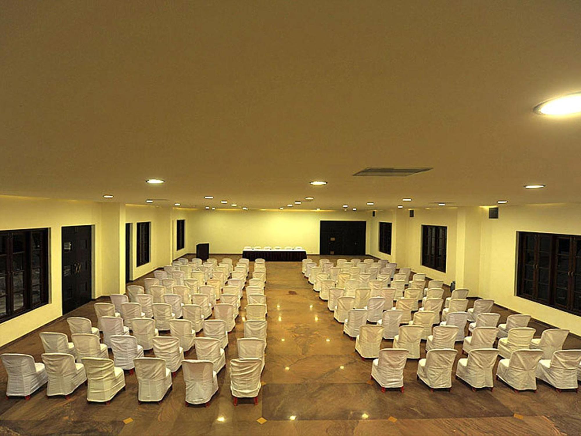 Amritara Ambatty Greens Resort Virajpet Buitenkant foto