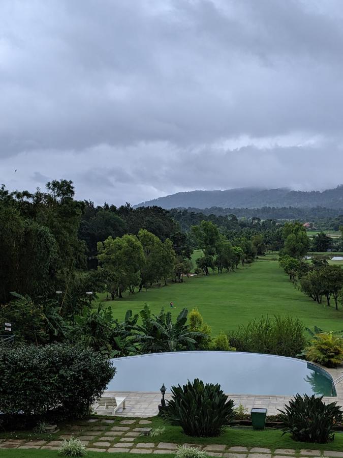 Amritara Ambatty Greens Resort Virajpet Buitenkant foto